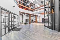Stylish Riverfront Loft- Gym - Walk to Arch, Casino, Conventions - B&B St Louis