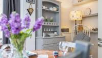 Quirky North Yorkshire Cottage - Christmas Cottage - B&B