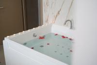 Queen Room with Spa Bath