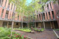 Brand New London Flat with Car Park - Ferienwohnung London