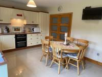 Lakeside Holiday Home - B&B