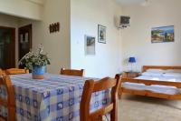 Seaview - selfcatering apartment - Helen No 6 - B&B Ksiropígado