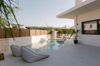 Emerald Harmony Villa with Private Pool & Jacuzzi - Ferienwohnung Skouloúfia