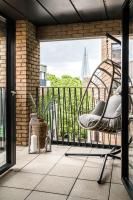 16 minutes Walk To London Eye, Shard View and Balcony - B&B