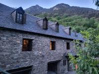 Explora Pirineos Arán - B&B