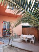 Villa rosa nel cuore di Porto Azzurro - B&B Porto Azzurro