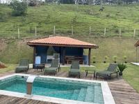 Maravilhoso sítio com piscina e churrasqueira - B&B São José dos Campos