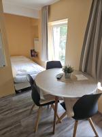 Economy Triple Room