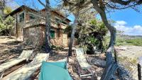Il Poggetto piano terra, 4 camere, vista mozzafiato, a soli 200 m dal mare! by Alfareal - B&B