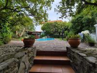 Apartment 55 m2, sunny garden & pool in Villa 1905 - B&B Hendaye
