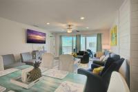 Sunset Dreams 304 Modern Madeira Beach Condo Heated Pool & Walk to Beach - B&B St. Pete Beach