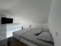 Studio - Split-Level