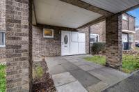 Spacious 4 Bedroom House private parking - B&B Cottingham