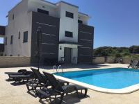 Black&White - Ferienwohnung Krk