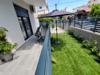 Floral Home 1 - ground floor apt, private parking! - B&B Atene