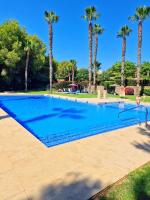 Always sunny apt PoolGolfBeach - B&B