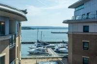 Jeanneau - Prestigious Dolphin Quays Development on Poole Quay - B&B