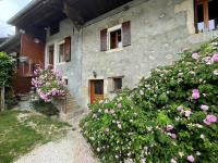 Chambres d'hôtes avec entrée privative au calme dans maison de village - B&B