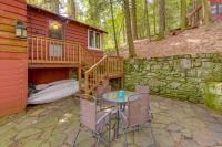 Rustic Berkshires Cottage at Lake Buel with Kayaks! - B&B