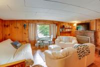 Rustic Berkshires Cottage at Lake Buel with Kayaks! - B&B New Marlborough