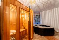 Sauna et Spa, piscine chauffée, Gîte le Carrousel - B&B Piolenc