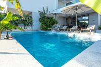 Luxury White Sails Villas with a Multi Sport Court and Sea View - Chambres d'hôtes Pinezići