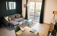 Le Jardin Séquoia ~ Climatisation ~ Parking - Bed and Breakfast