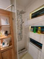 W pełni wyposażone mieszkanie Łódź, WIFI, parking, balkon - Chambres d'hôtes Łódź