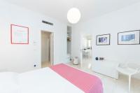 Superior One-Bedroom Apartment