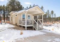 The Secret Mountain Retreat w/ Views + Yard + BBQ - Bed and Breakfast