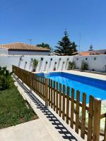Fantástico chalet con piscina 2 km de la barrosa - Chambres d’hôtes Chiclana de la Frontera
