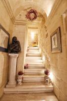 Birgu Square Townhouse, Rooftop & 3 Bathrooms - B&B Birgu