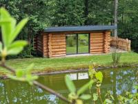 La Cabane de l'Étang du Domaine de la Forestière - B&B Saint-Louis