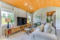 [City] Farm w/ 120 Acres, Mtn & Water Views! - B&B Damascus