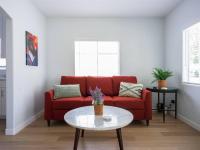 Family Renovated Home, Netflix, AC, WD, Putt Putt - Bed and Breakfast