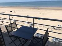Studio met zeezicht en zwembad en parking - Bed and Breakfast