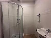 Tweepersoonskamer met Gedeelde Badkamer