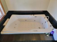 King Room with Jetted Tub - Non Smoking