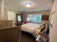 Luxe in Hollywood Hills- modern oasis, pool 5 min to Sunset - Chambres d’hôtes Los Angeles