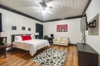 Modern Couple's Retreat in Greenwood! - Ferienwohnung Greenwood