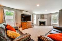 Wilmington Retreat Near Trails, Skiing and Festivals - B&B