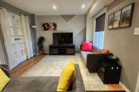 Moons & Noons -Separate Unit for your Comfort - B&B Ajax