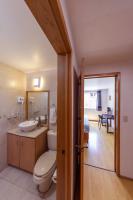 Habitación con cama grande 
