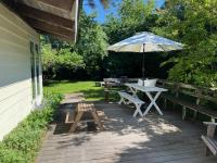 Walk To Beach - Bright, Pond-Facing 2BR Leisurama - B&B
