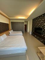 Quadruple Room with Private Bathroom