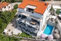 VILLA FRANKOLA WITH POOL - B&B Cirquenizza