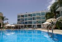 Seafront Stylish Apt, Protaras - B&B
