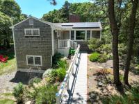 Short walk to Bayside Beach - B&B Eastham