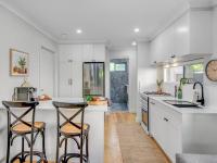 Comfort Cove - quiet luxury with full kitchen - Bed and Breakfast Brisbane