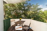 Two Bedroom Apartment By Buonomo Stays Short Lets & Serviced Accommodation With Balcony - B&B